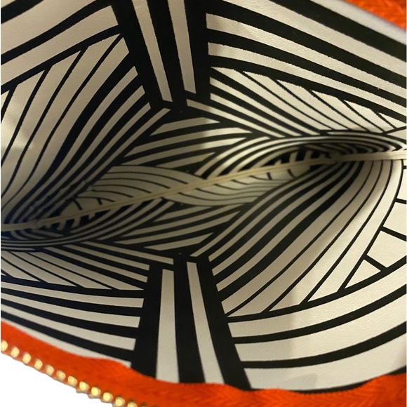 OTG On The Go Twenty Four Seven #6 Abby Camo Gray Crossbody Purse - Picture 5 of 12